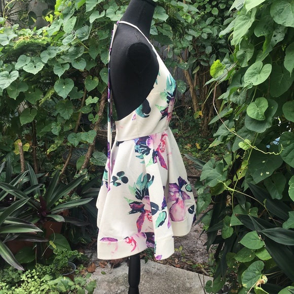 Luxxel open back, twirly skirt dress size M - Picture 2 of 9